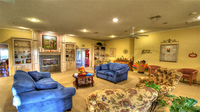 Beautifully decorated family room