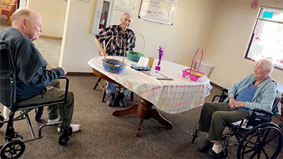 Residents become friends in our senior care home