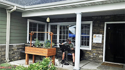 Live music at the BeeHive